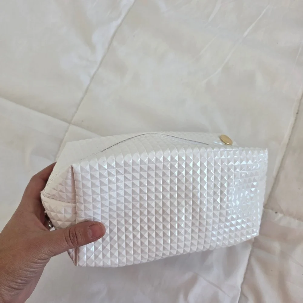 White Textured Geometric Cosmetic Bag Makeup‎ Organizer Zipper Gold Tone Accent